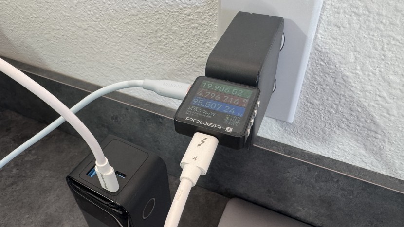 the power-z km003c portable usb-c fast charging tester shows that...