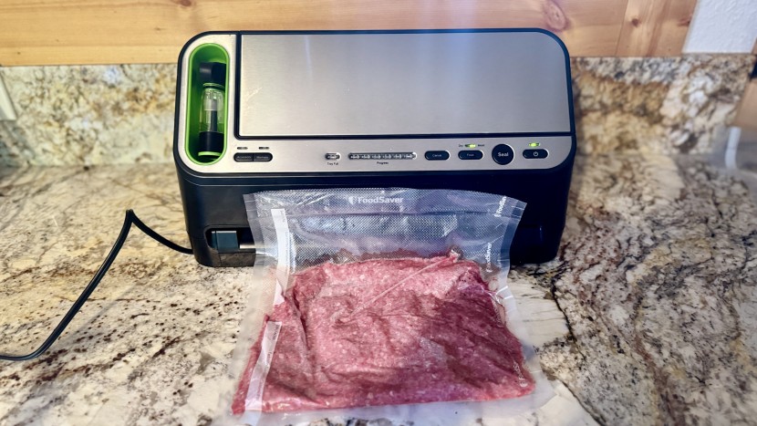 vacuum sealer - the foodsaver v4400 produce a solid seal and was able to keep on...