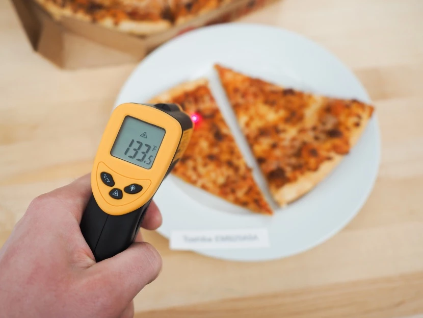 toshiba em131a5c - i enjoyed the taste of the toshiba em131a5c's reheated pizza.