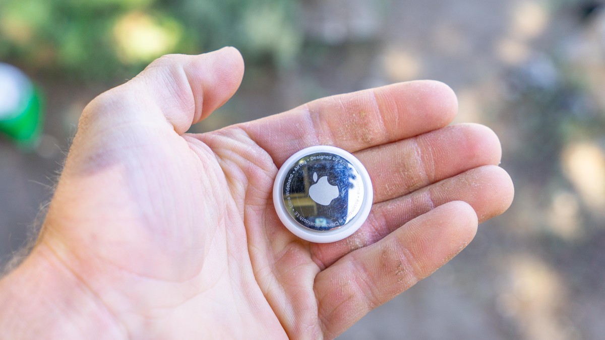 Apple AirTag Review