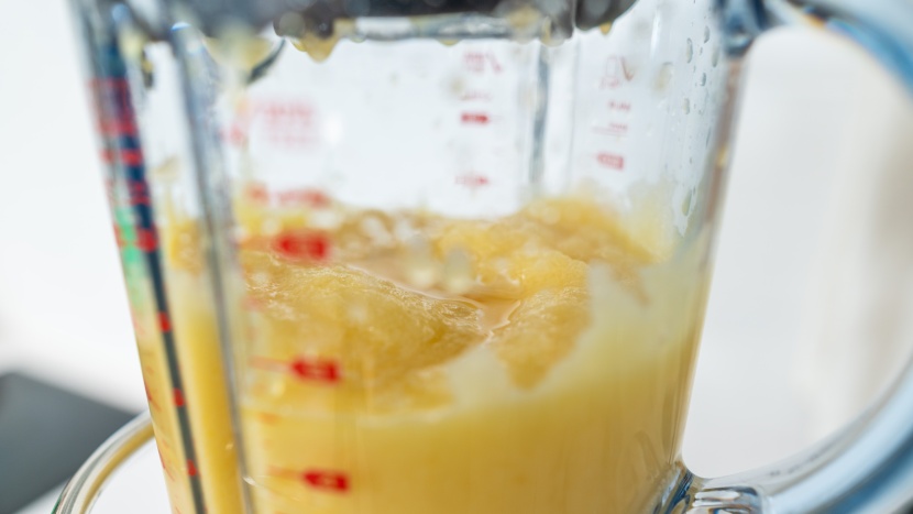 breville 3x bluicer pro - this unit makes a thick, delicious frozen cocktail.