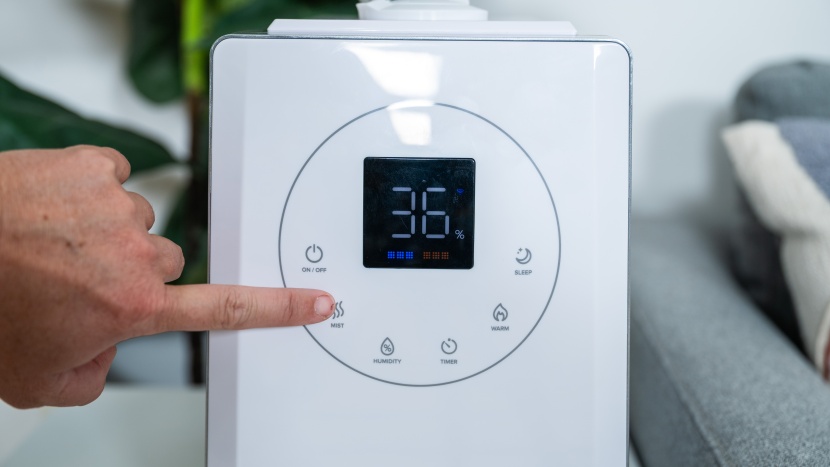 levoit lv600s smart hybrid ultrasonic - on-unit controls are well thought out and intuitive to use.