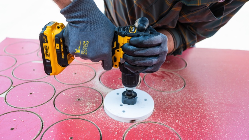 dewalt 20v max brushless 1/2 in. cordless compact drill driver dcd793b - this drill sent dust flying during our door test.