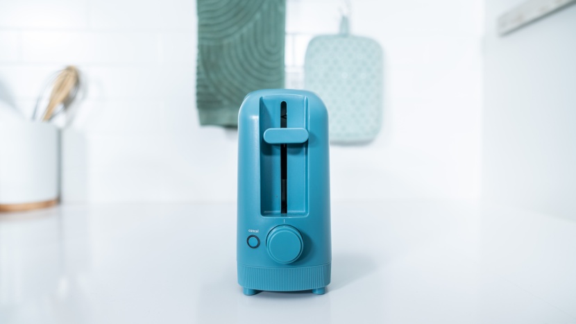 bella 2 slice slim - anyone looking for a basic toaster that takes up very little space...