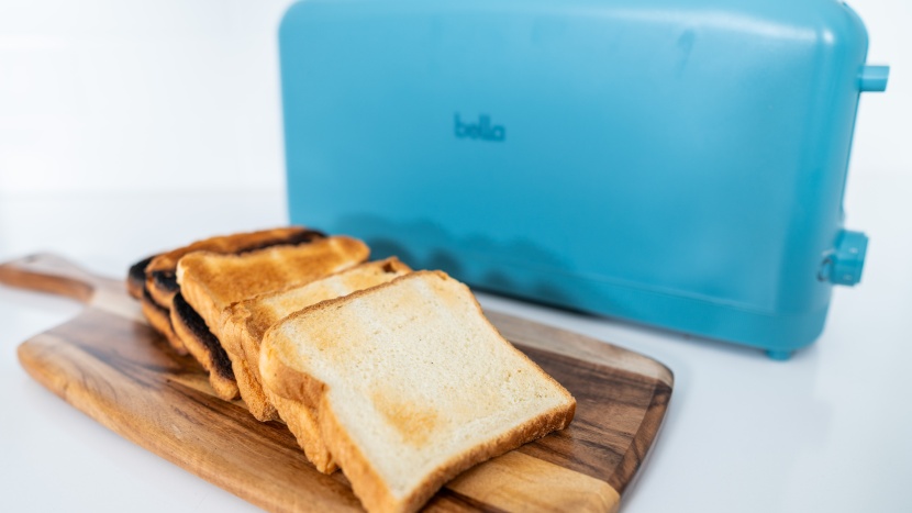 bella 2 slice slim - level 2 barely warmed the bread and level 6 thoroughly burned it -...