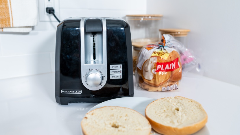 black+decker 2-slice t2569b - budget-conscious shoppers will like this toaster.