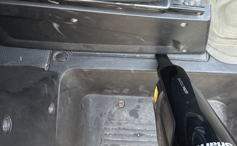 shark ultracyclone pet pro plus - the shark ultracyclone's slim crevice tool made it possible to get...