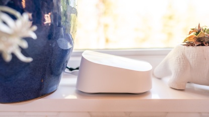 Lead photo for eero 7
