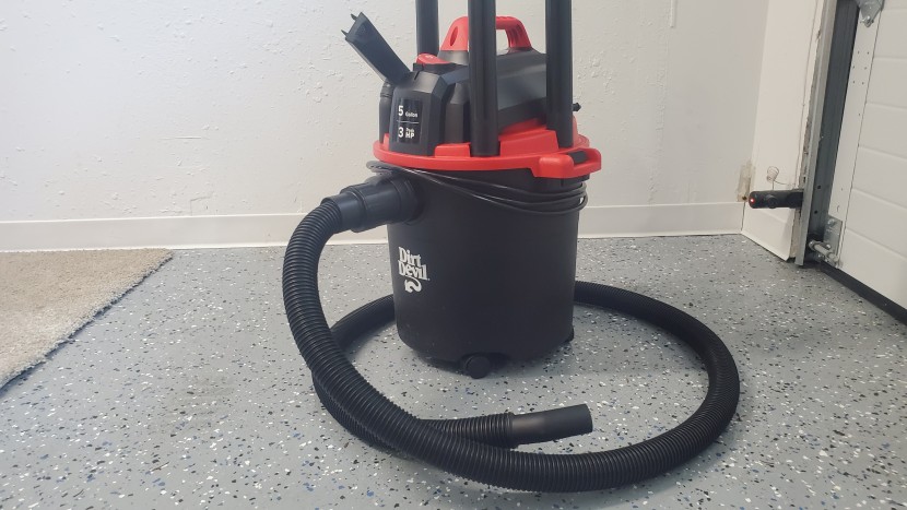 dirt devil 5-gallon - with nowhere to secure the hose, the storage setup tends to unravel...