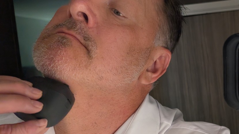 panasonic arc5 palm-sized - using the outer foil head to create an edge for our scruff beard...