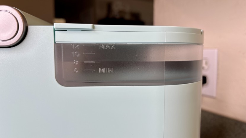 only able to hold up to 12 0unces, the keurig k-mini's resevoir is...