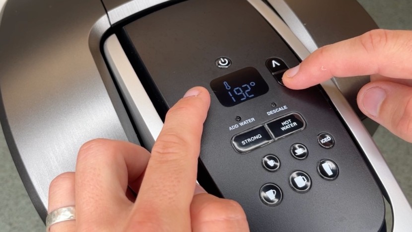 keurig coffee maker - adjustable temperatures, a strong coffee option, and five cup sizes...