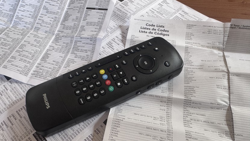 the philips srp2024a/27 is our best rf remote for roku and fire tv...