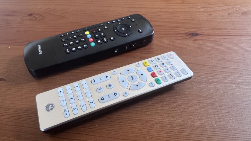 universal remote - side by side: the ge 4-device and philips srp2024a/27 &mdash; our top...