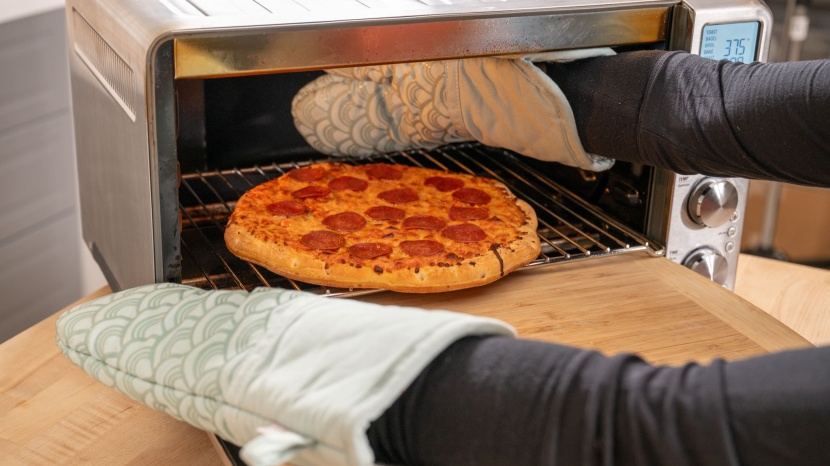 toaster oven - the breville smart oven pro has excellent temperature accuracy...