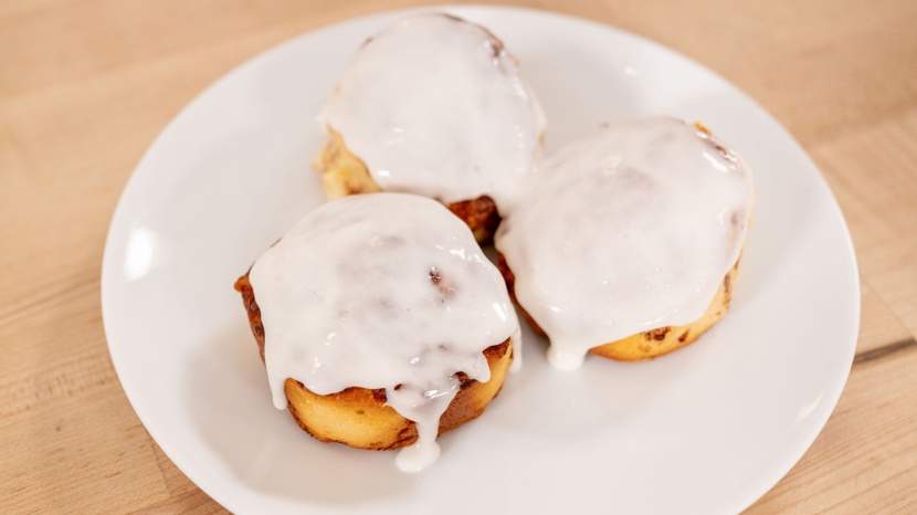 toaster oven - breville smart oven pro baked beautifully browned cinnamon rolls...