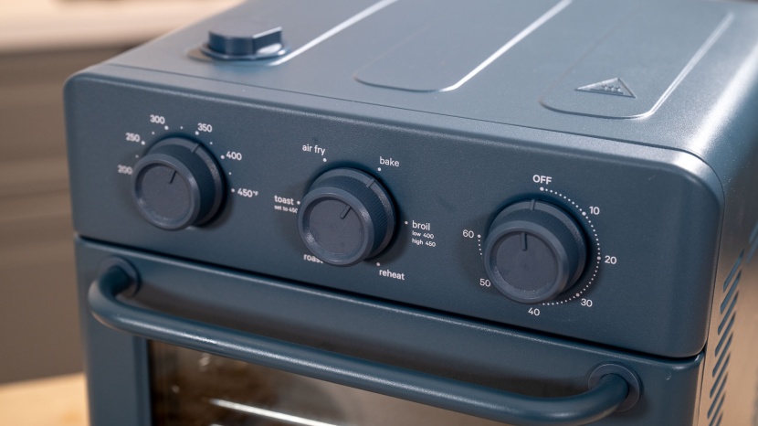 toaster oven - the wonder oven looked great on our counter, but had obvious hot...