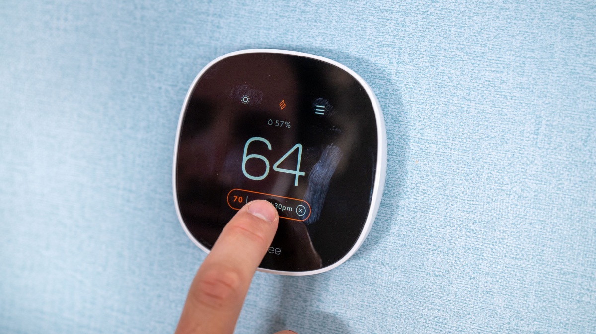 ecobee Smart Essential Review (You can adjust the ecobee Smart Thermostat Essential right at the wall or using an app.)