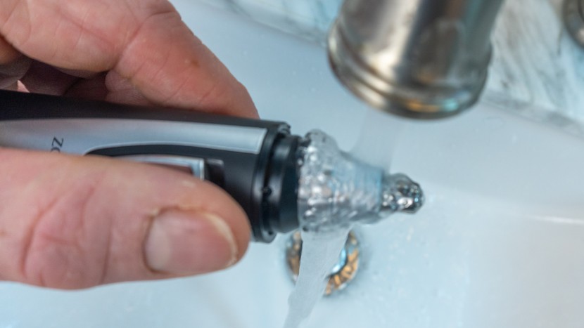 both the head and body of the zorami brc001 can be rinsed in water...