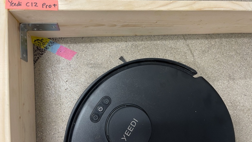 the yeedi c12 pro+ left a small amount of debris in the corners.