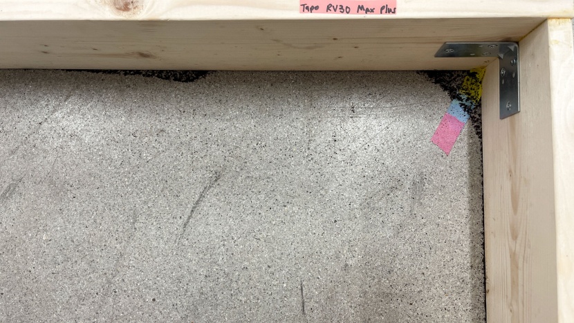 tp-link tapo rv30 max plus - the tp-link tapo left coffee grounds along the edges and corners of...