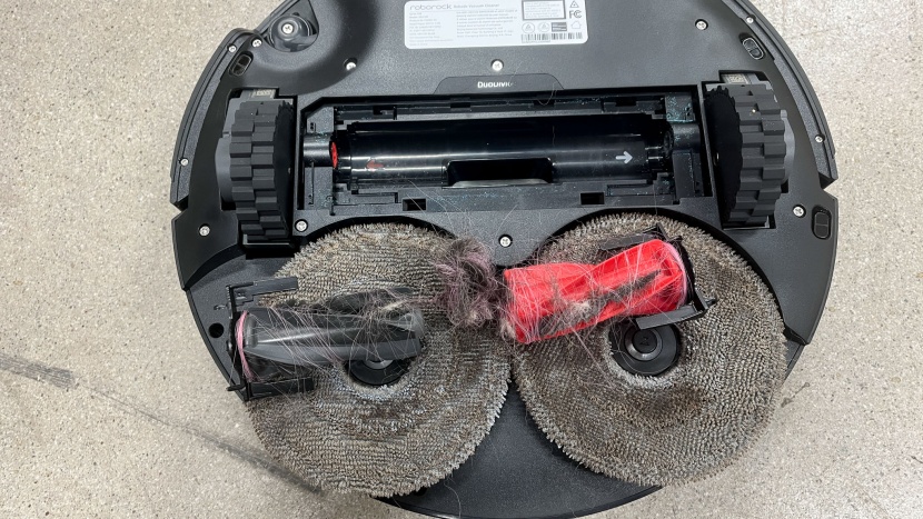roborock saros 10r - unfortunately, pet hair got caught in the brush roller.