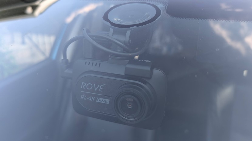 rove r2-4k dual - the r2-4k dual can be mounted with an adhesive pad, or suction cup.