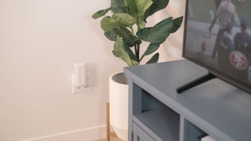 wifi extender - the netgear eax17 ax3000 has 3 internal antennas, making it somewhat...