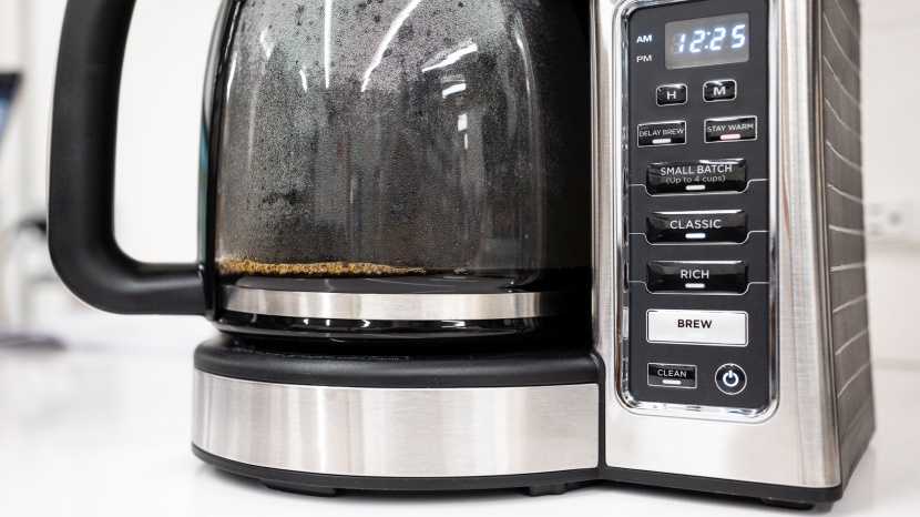 coffee maker - the straightforward ninja ce251 keeps the brew options to a minimum...
