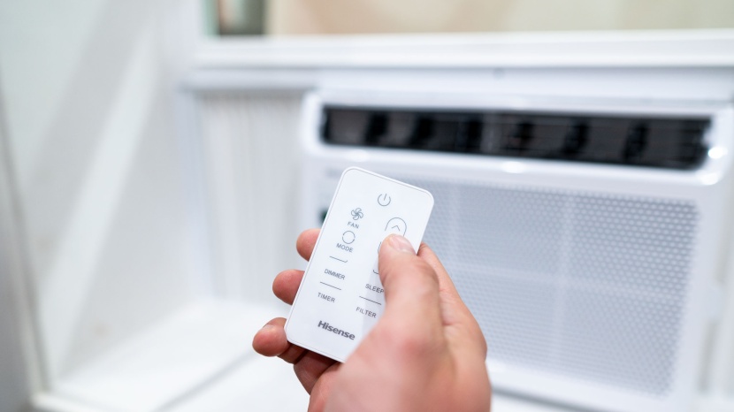 hisense wc05r25a - the included remote lets you run the machine as well as set timers...