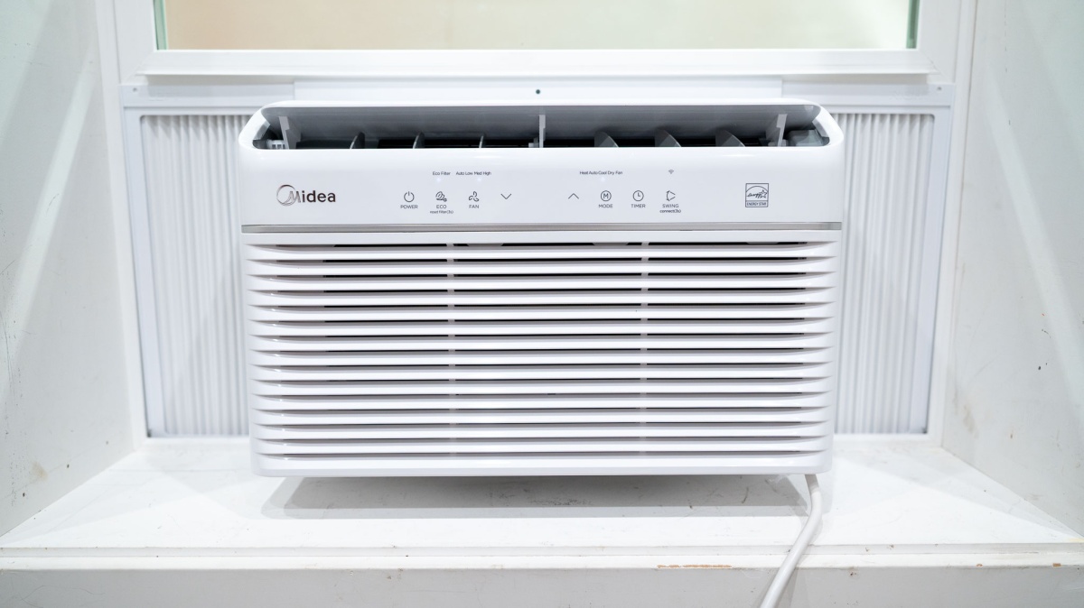 Midea Smart MAW08HV1CWT Review (The Midea Smart MAW08HV1CWT is one of the most versatile and adjustable window air conditioners we tested, making it a...)