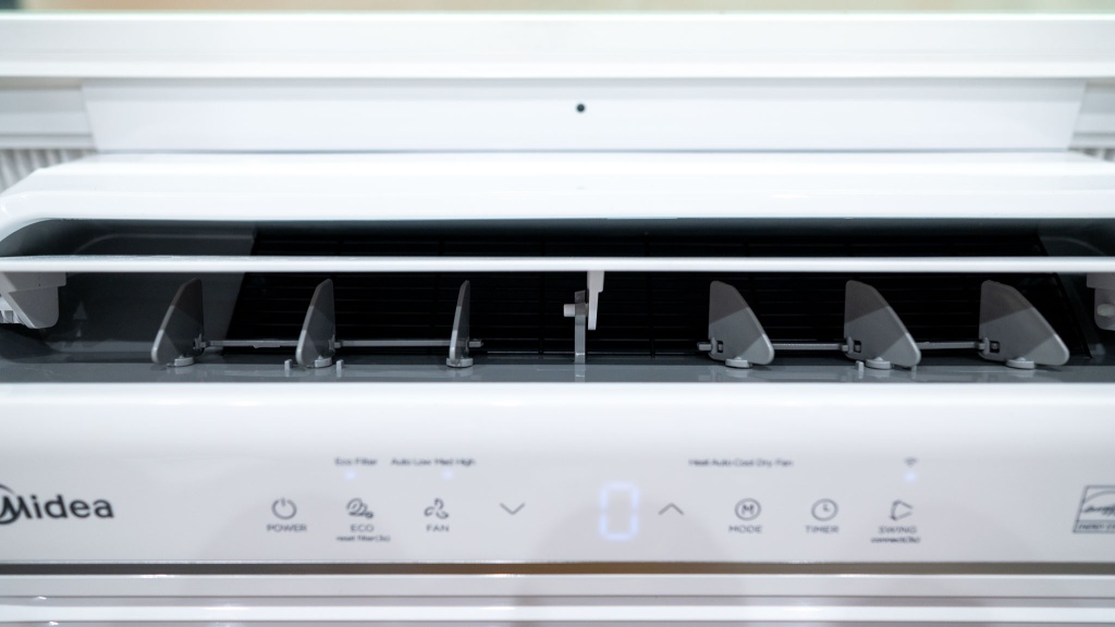 midea smart maw08hv1cwt - the touch-sensitive controls on the panel are easy to use.