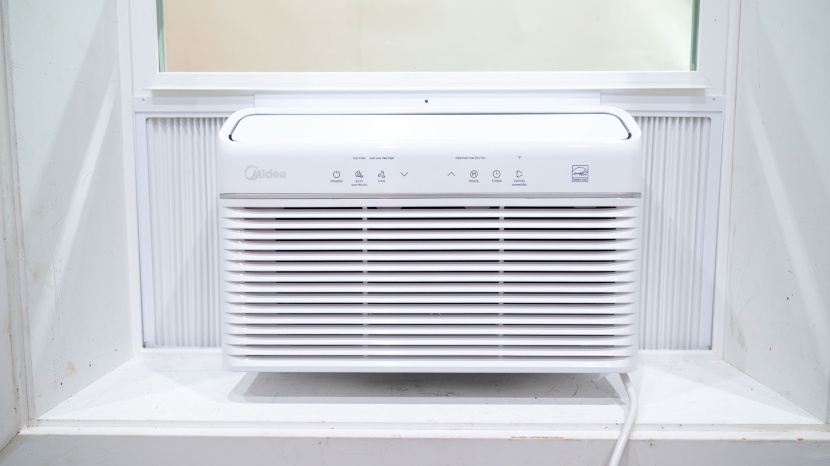 the midea smart maw08hv1cwt is one of the most versatile window ac...