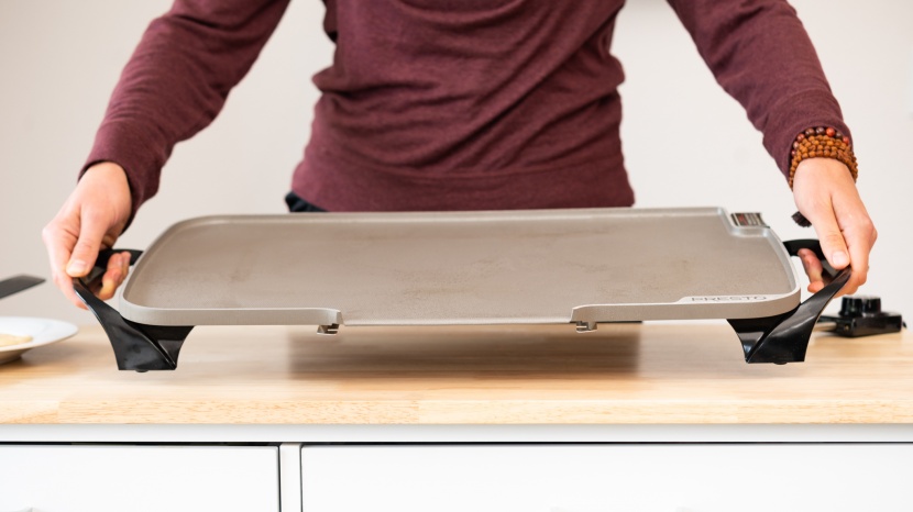 presto ceramic 22-inch electric - a great kitchen tool for big breakfasts.