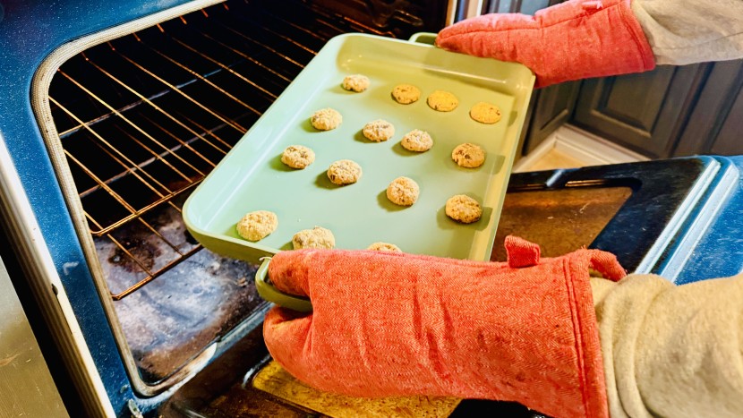our place griddle pan - when baking cookies, we noticed very even cooking across the pan's...
