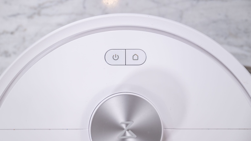 roborock q7 m5+ - we love the simple app, but we love the two straightforward buttons...