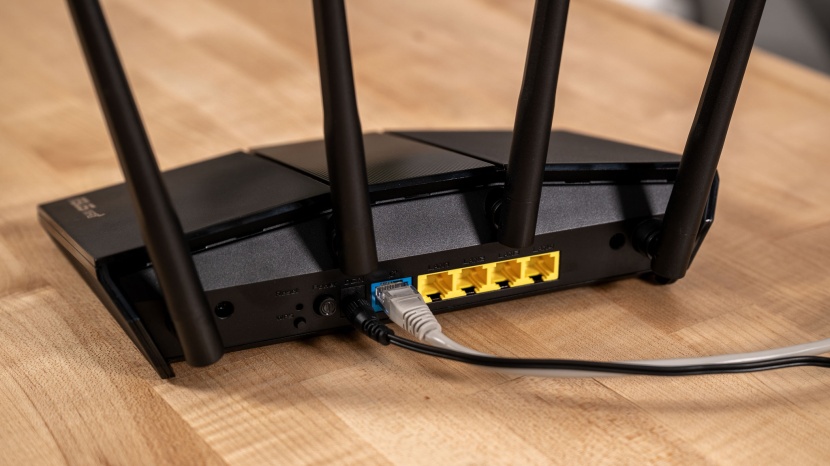 asus rt-ax1800s dual band wifi 6 - as with any router, handling multiple devices is much more efficient...