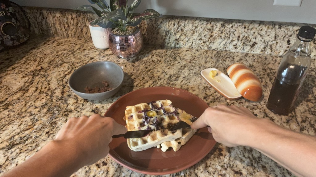 waffle maker - bon appetit!
