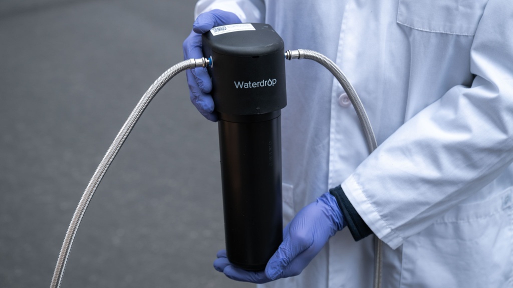 waterdrop wd-10ua under sink - the waterdrop is one of the most minimalist under-sink filters we...