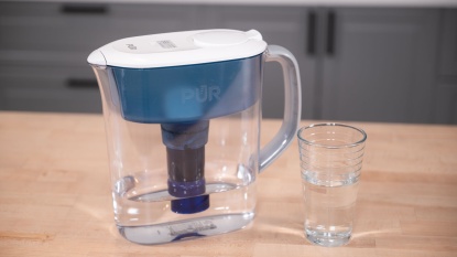 Waterdrop 200-Gallon Long-Life Water Filter Pitcher - NSF Certified, 7-Cup, Black (WD-PT-05BL-L)