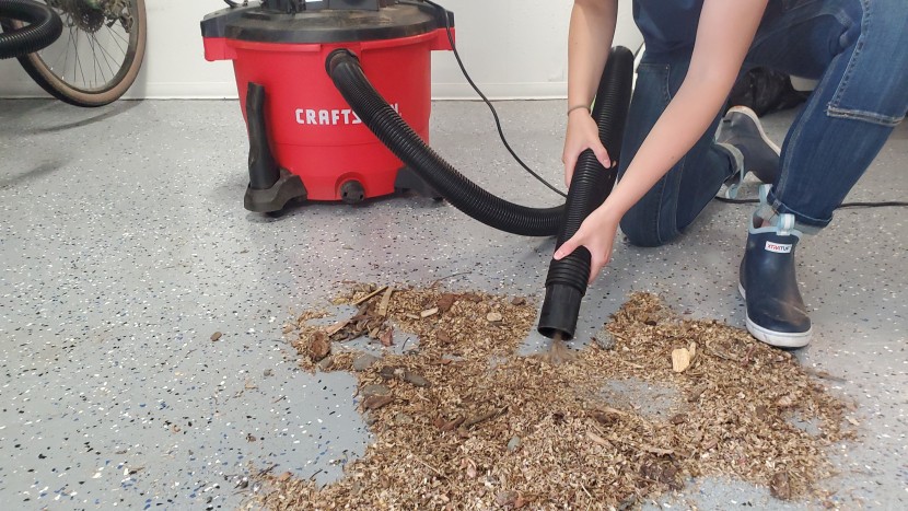 the craftsman 16-gallon has some of the best floor cleaning...