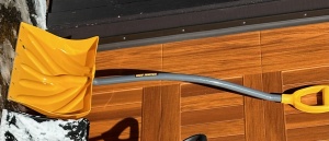 snow shovel