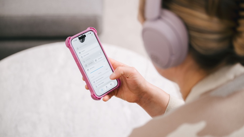 jlab jbuds lux anc - the jbuds have an average battery life.