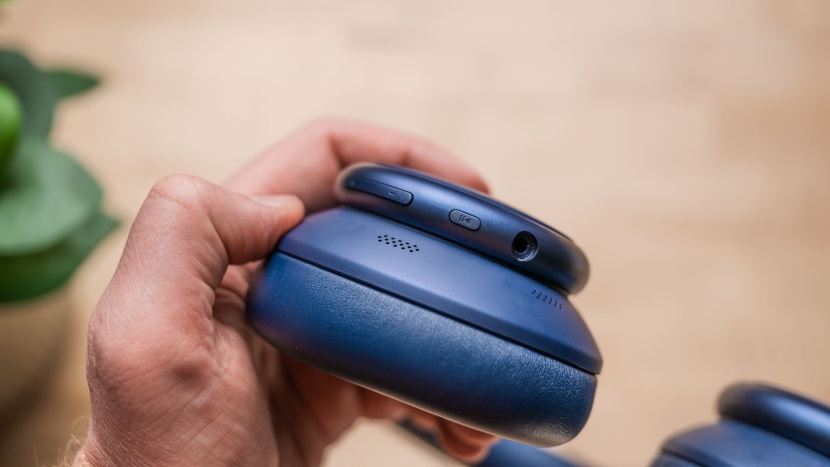 soundcore space q45 - the tactile buttons on the q45 are easy to use.