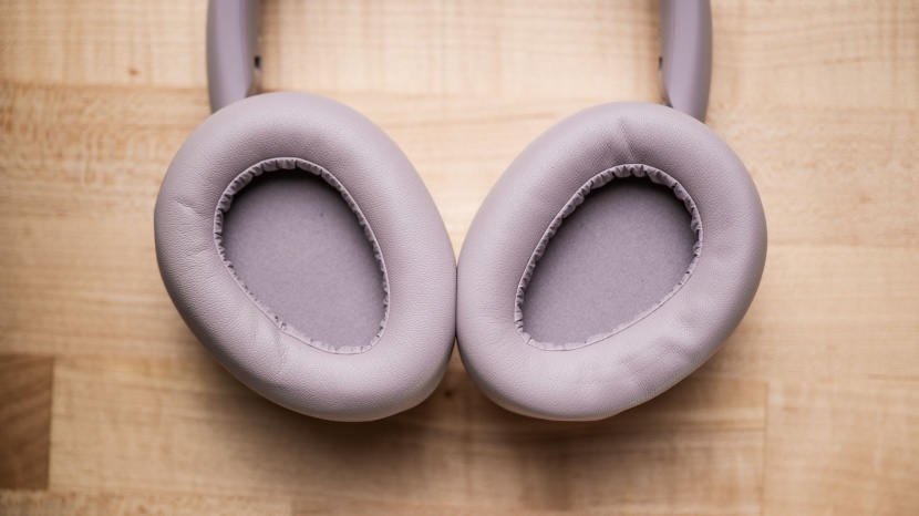 the earcups on the jbuds get hot easily.