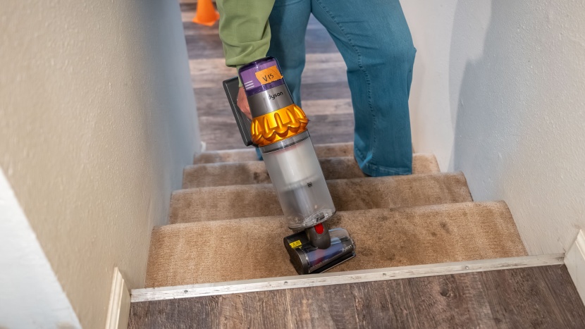 the v15 detect works great on stairs as a handheld with the hair...