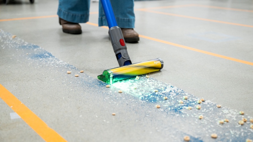 dyson gen5outsize - the fluffy optic head is included with the gen5outsize, making it...