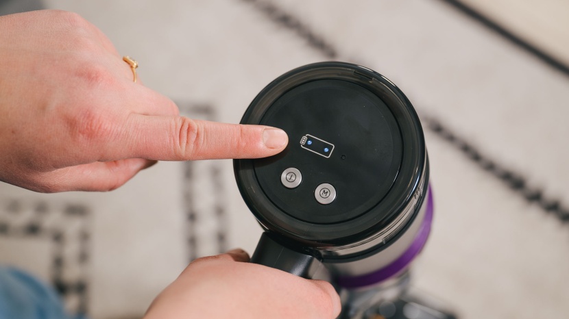 eureka cordless reacticlean 410 - unfortunately, for larger cleans, you'll need to recharge the battery.