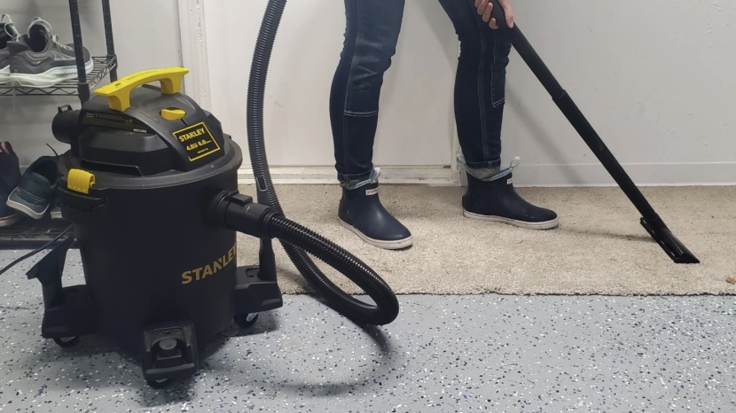 stanley 6-gallon - the extension wands, combined with the floor attachment, make...