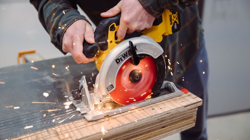 dewalt dcs391b - if you only cut metal occasionally, the dewalt dcs391b is plenty...